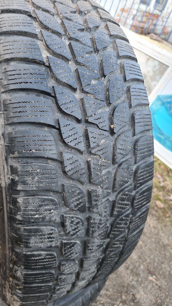 Продам Резину зима 225/45 R 17