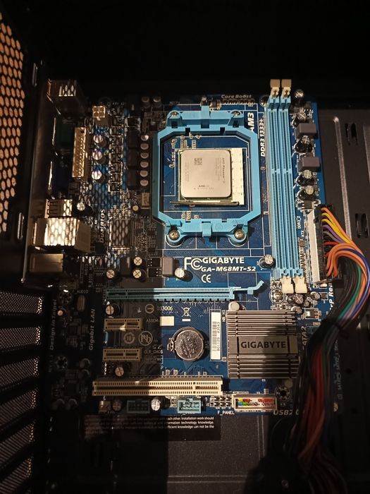 Płyta główna Gigabyte GA-M68MT-S2 + AMD Phenom II , AM3, sprawne