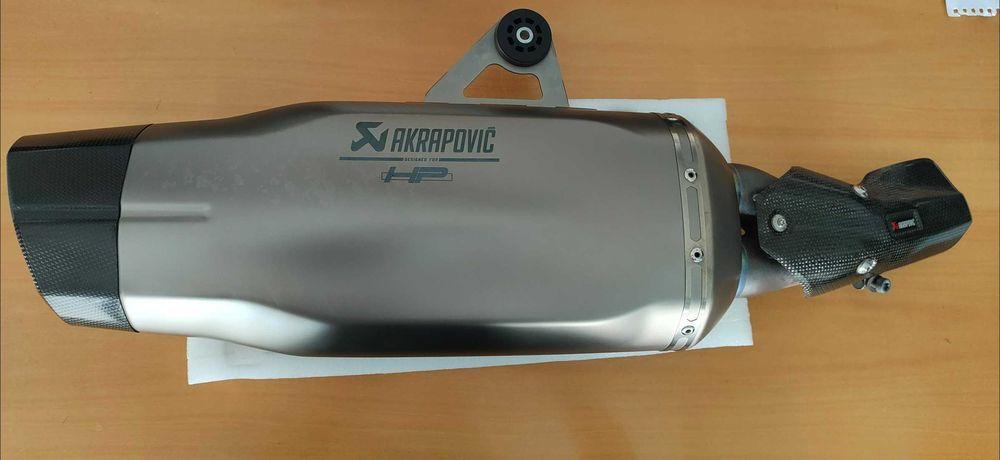 Vendo ponteira BMW Akrapovic Titânio BMW R1250 GS ou BMW R1250 GSA