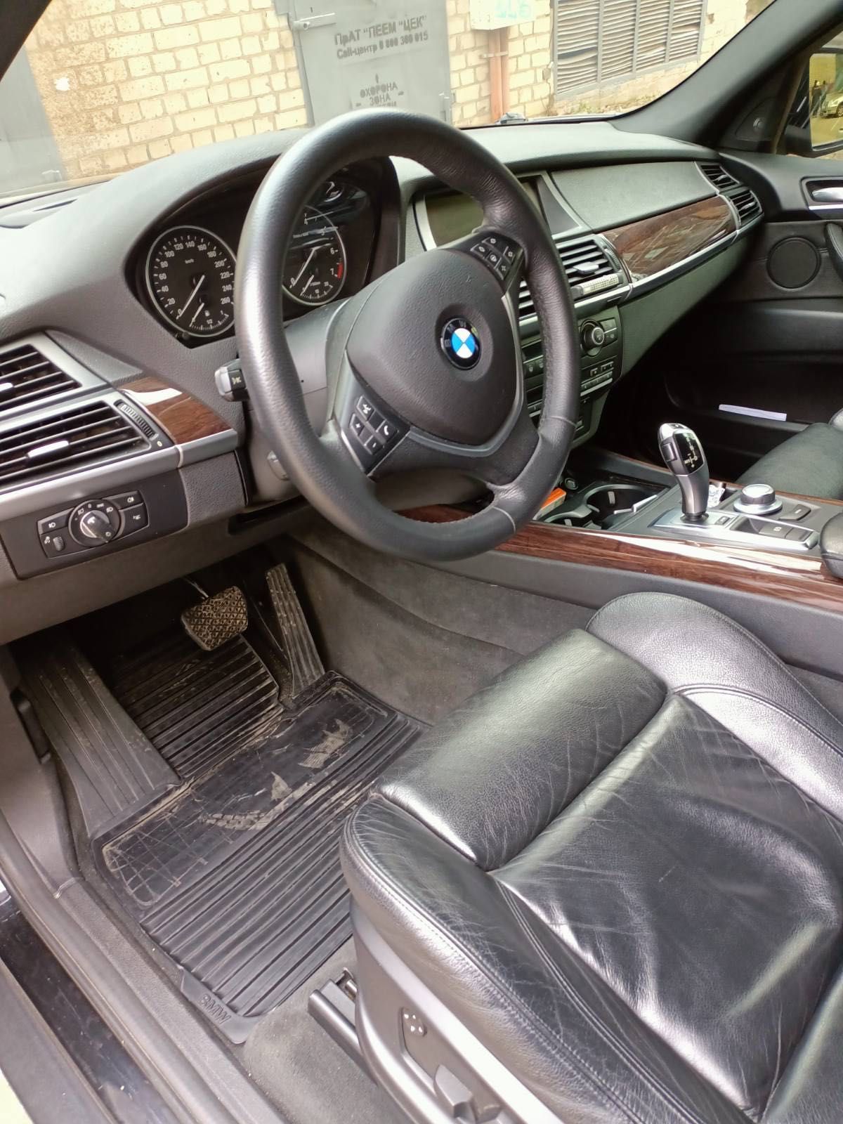 Продам автомобиль BMW X5