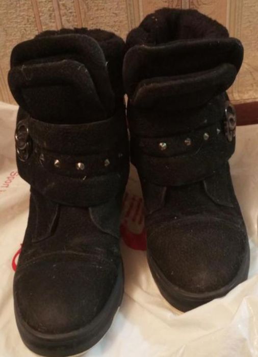 Теплі чоботи чорні 35 рр