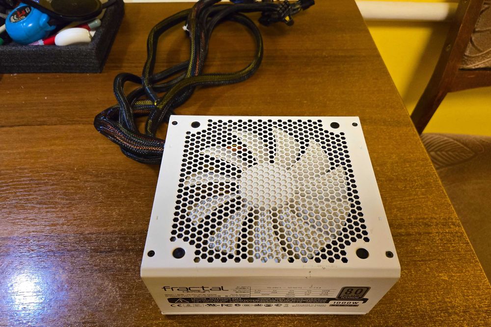 Блок живлення 1000W Fractal Design Newton R3 1000W 80+ Platinum 135mm.