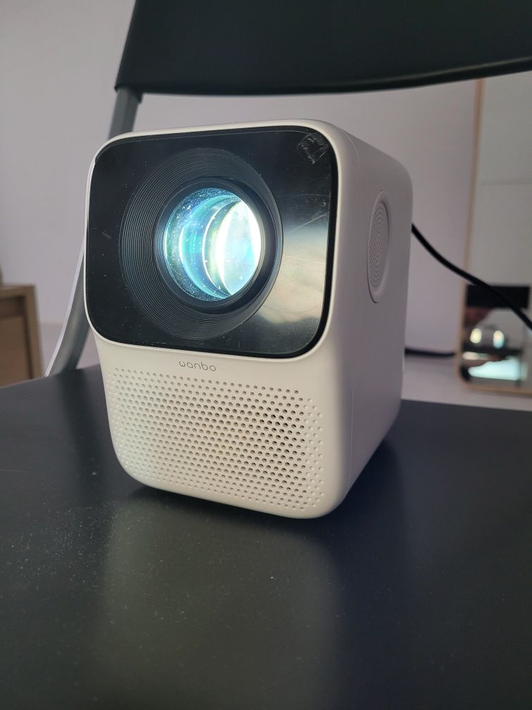 Projektor Wanbo T2 Max, Full HD, Android 6, mały, cichy
