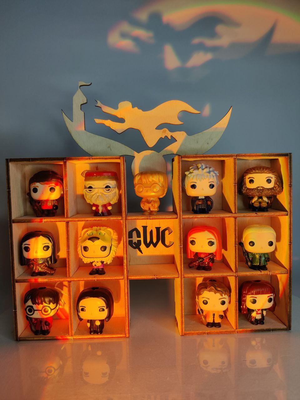Дерев'яна шафа для фігурок DC та ГарріПоттера Funko pop. Хогватс.