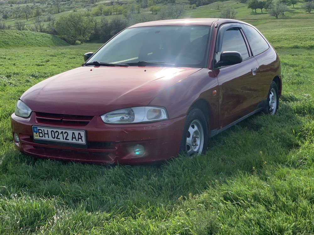 Mitsubishi colt 1998