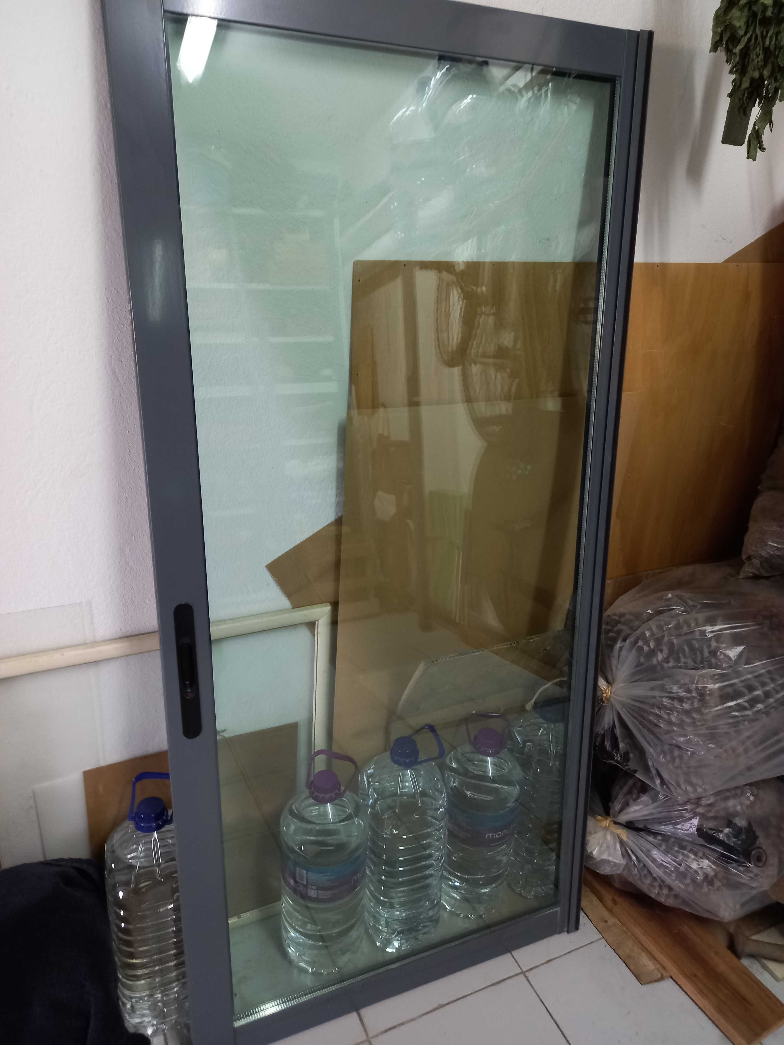 Janelas de alumínio com vidros duplos