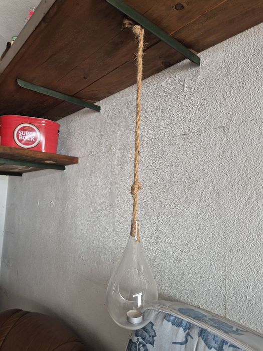 Suporte de vela em vidro e corda