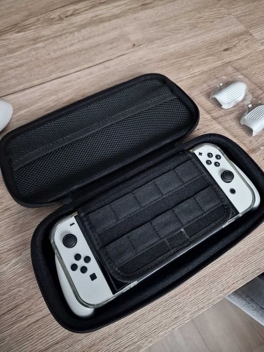 Konsola Nintendo Switch OLED biała z akcesoriami