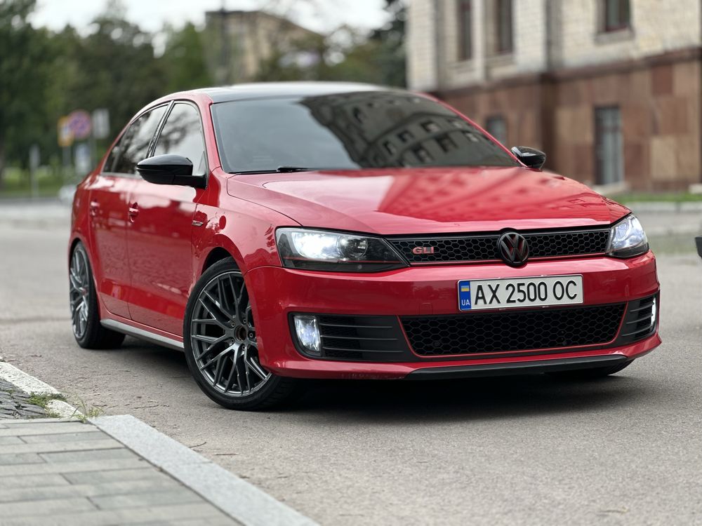 Volkswagen Jetta GLI 2.0 TSI DSG 250 2013