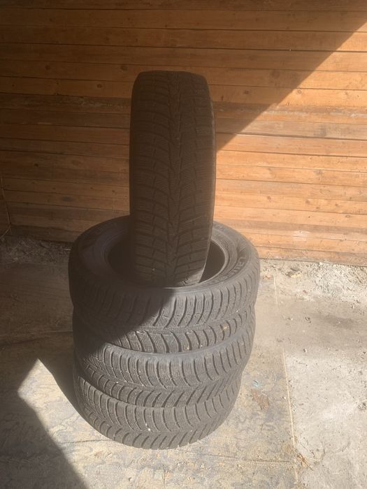 Покришки автомобвльні Laufenn 225/60R17 зима