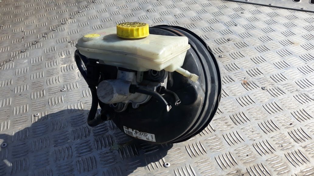 Serwo hamulcowe audi a4 b7 pompa hamulcowa