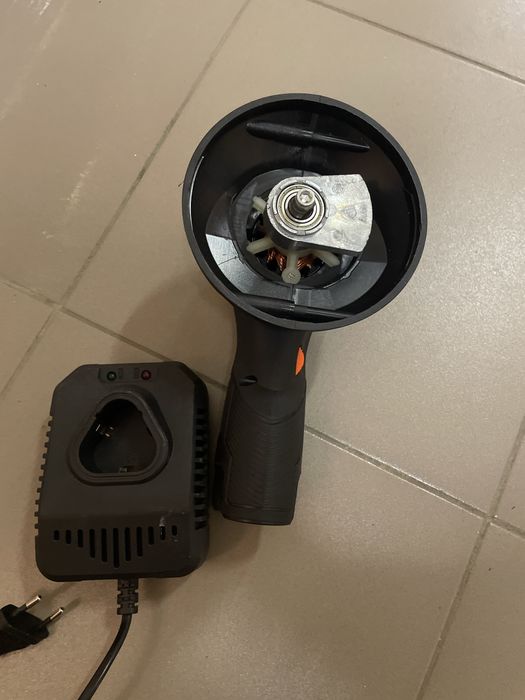 Полировочная машинка 12-V-Akku-Poliermaschine - 2000 mAh / Modell 2021