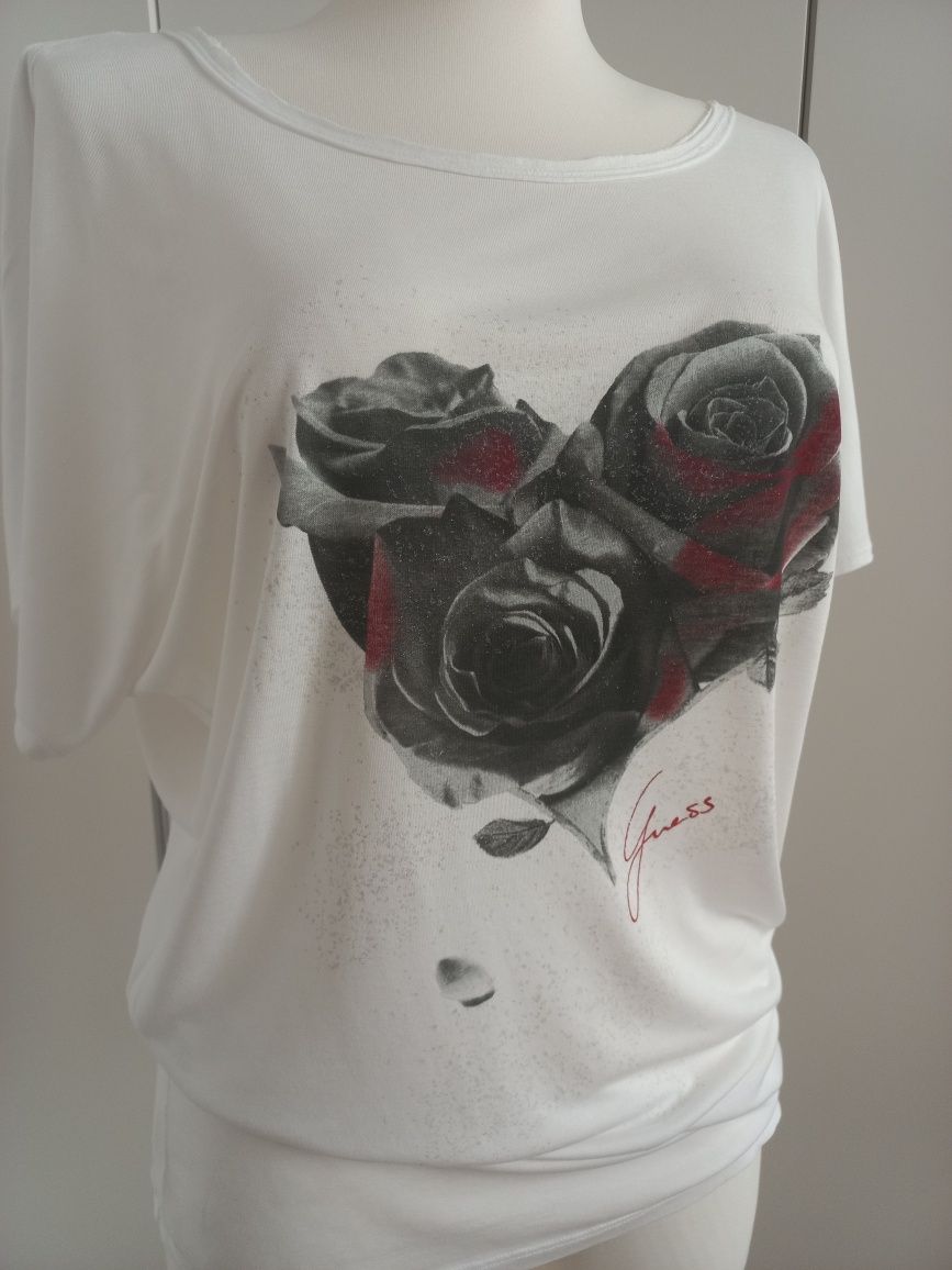 T-dhirt biały GUESS top z nadrukiem róży