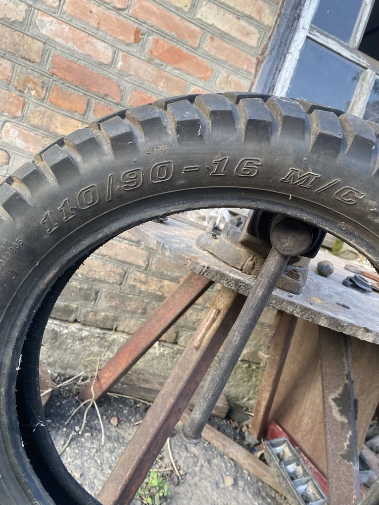 Продам резину 110/90 r16