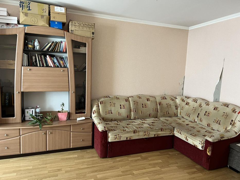 Продам 2кім з ремонтом р-н Пасічна можна під програми.