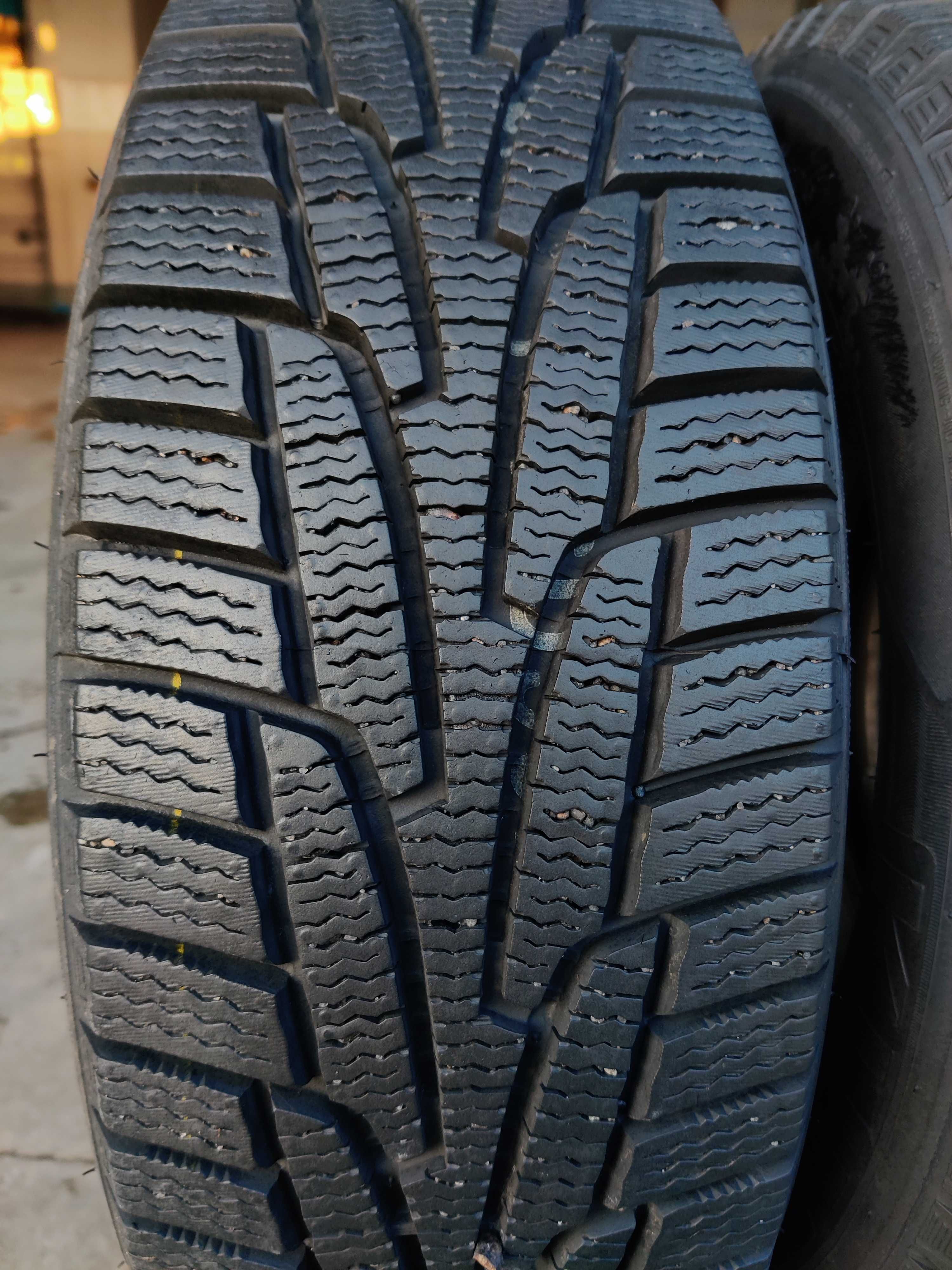 R15 185 60 Kumho IZen KW31 зимові арктичні шини відмінні