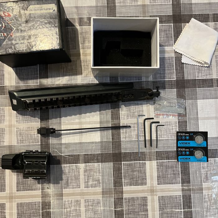 Кришка з Планкою Пікатіні та каліматор