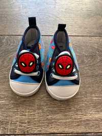 Niechodki trampki buciki dla chłopca Spiderman 6-9 miesięcy