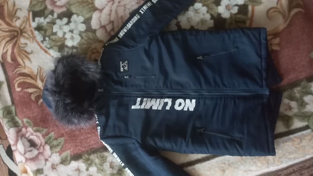 Зимова куртка на хлопця на 10-12 років. Фірма Defacto.