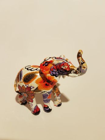 Słoń na szczęście - figurka ceramiczna.