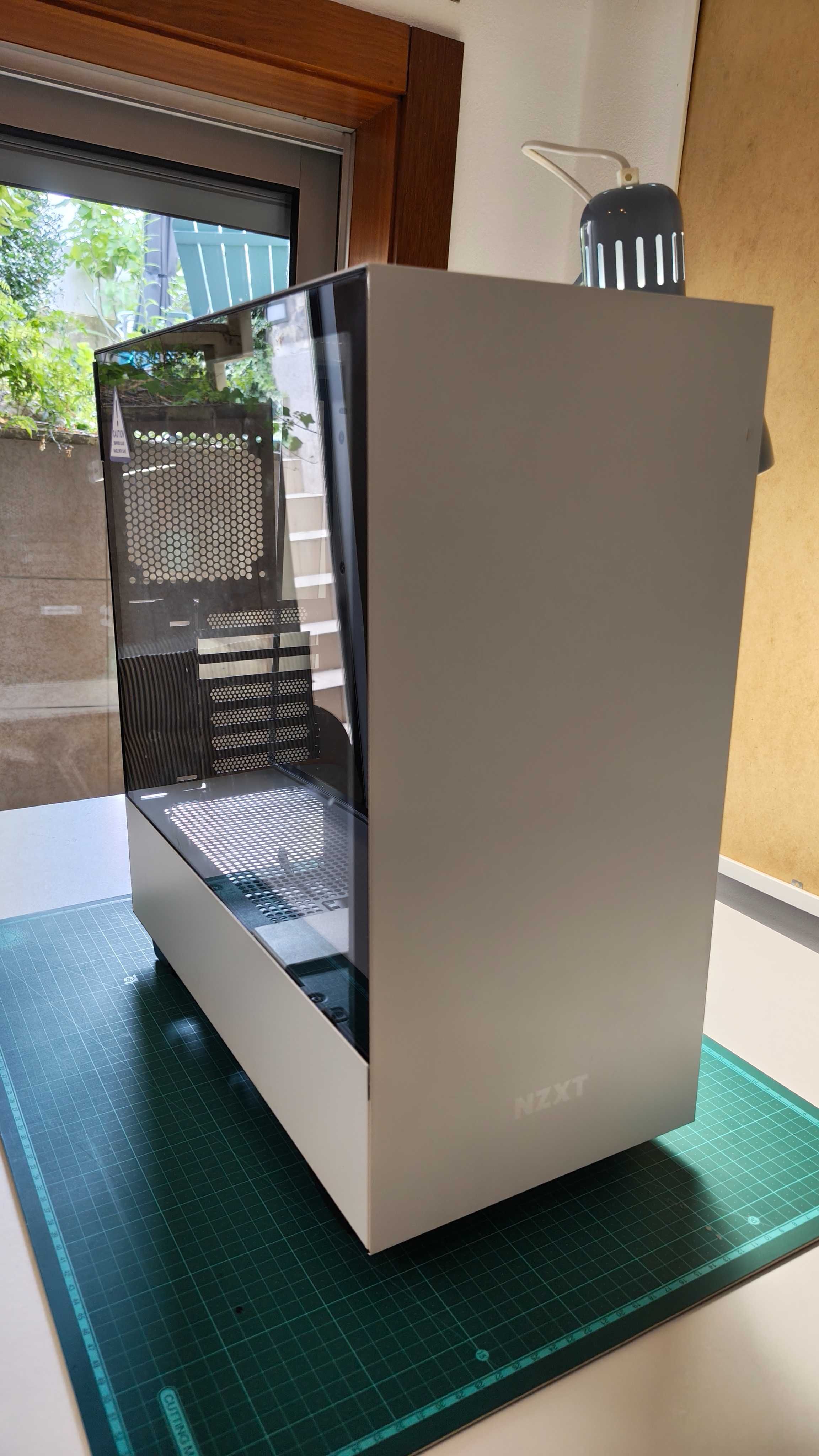 Caixa de Computador NZXT H5 Flow