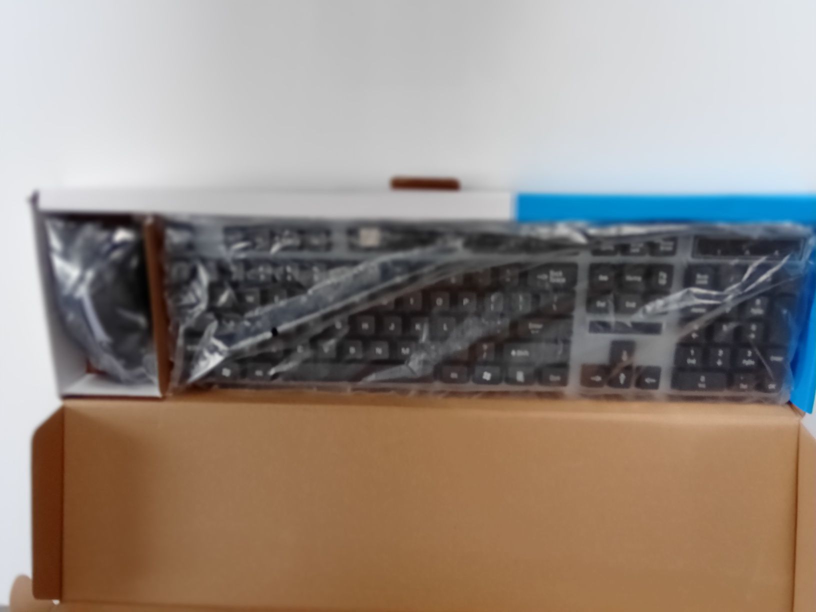 Nowa klawiatura z myszką