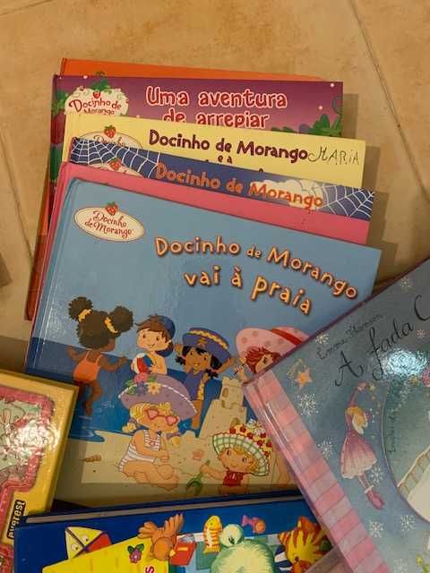 Livros de historias e 1ºlivro inglês para crianças. 23 livros