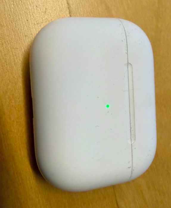 Słuchawki Apple Airpods Pro 2, złącze lightning w bardzo dobrym stanie
