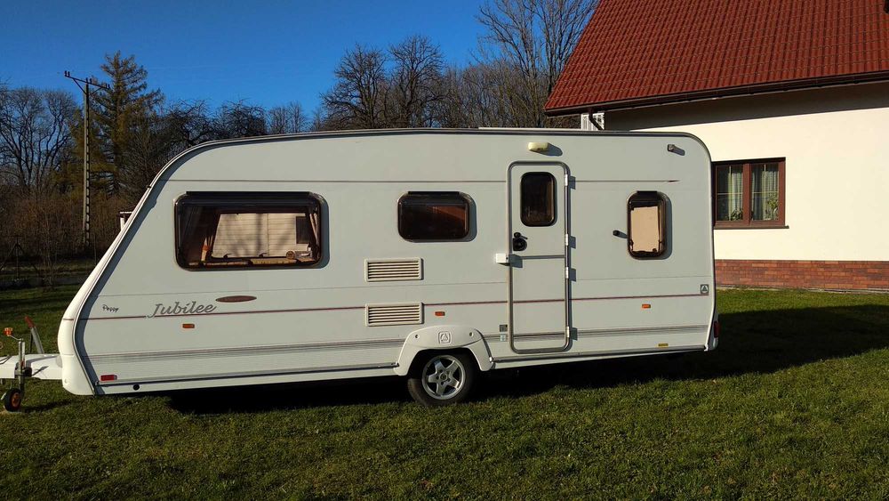 Przyczepa kempingowa 5-6 os., z fotowoltaiką