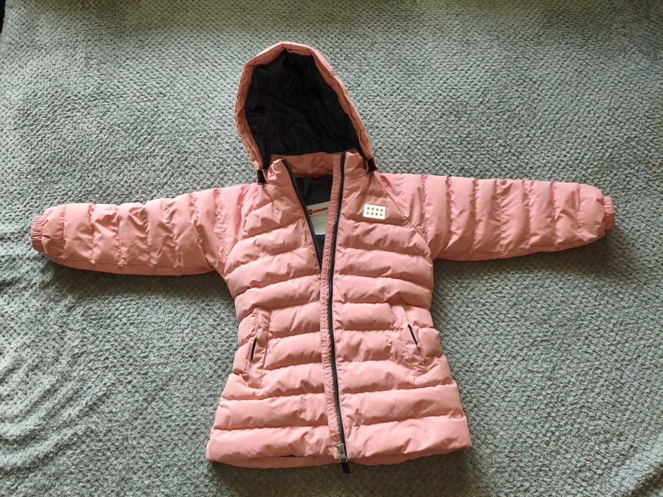 Zimowa kurtka dla dziewczynki LEGO rozmiar 104