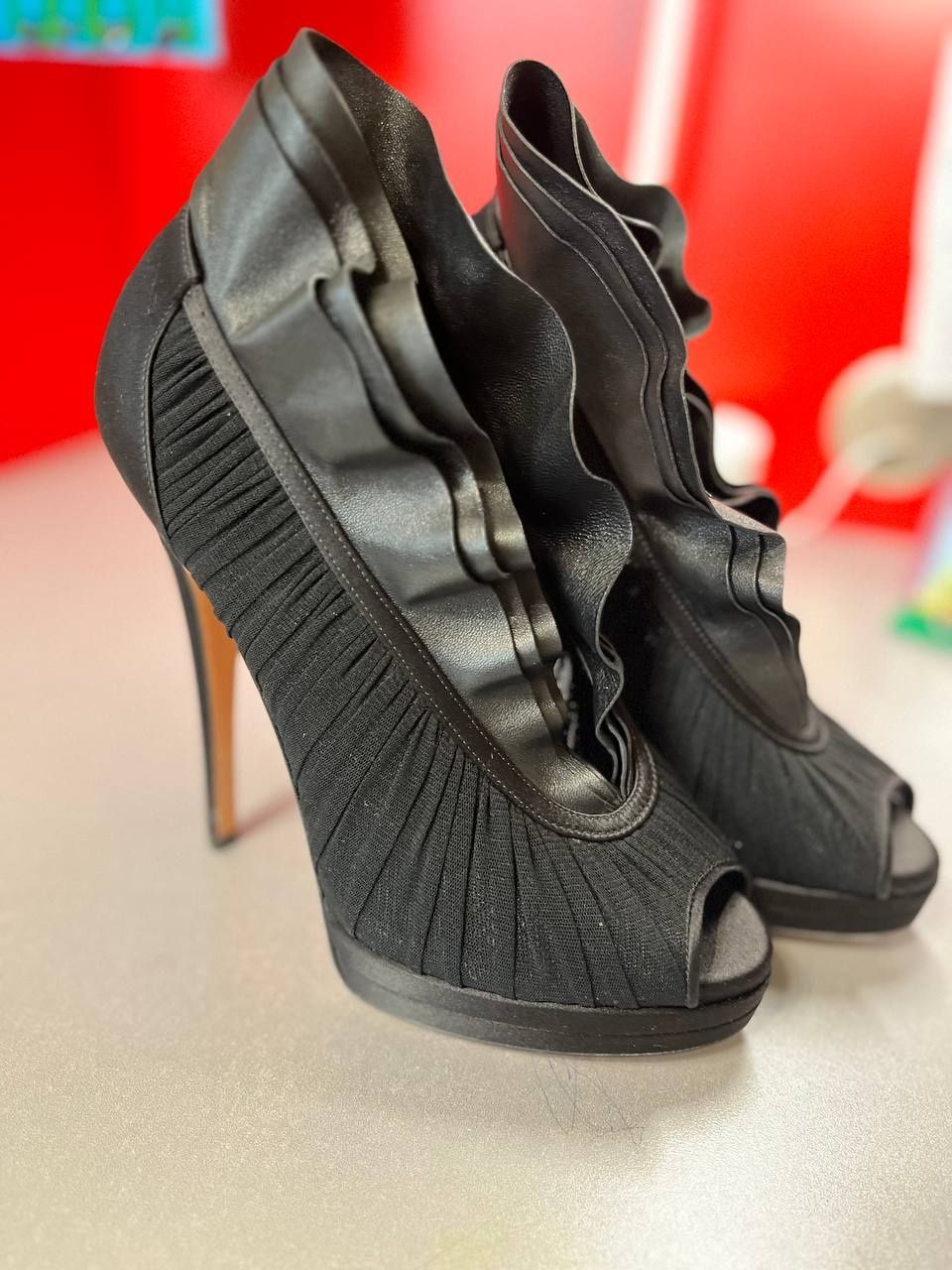 Продам женские туфли Casadei original