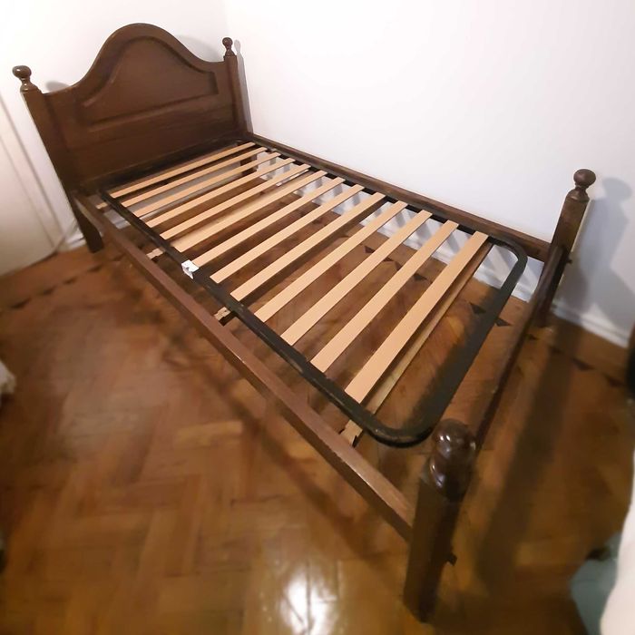 Cama de Solteiro em Madeira (204x107 cm) - Inclui Colchão