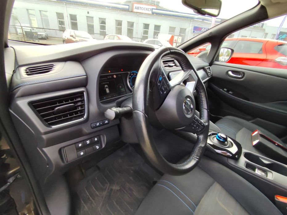 NISSAN LEAF II N-Connecta 40 квт на 270 км