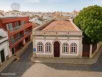 Moradia no coração de Loulé com jardim e terraço - fantástico inves...