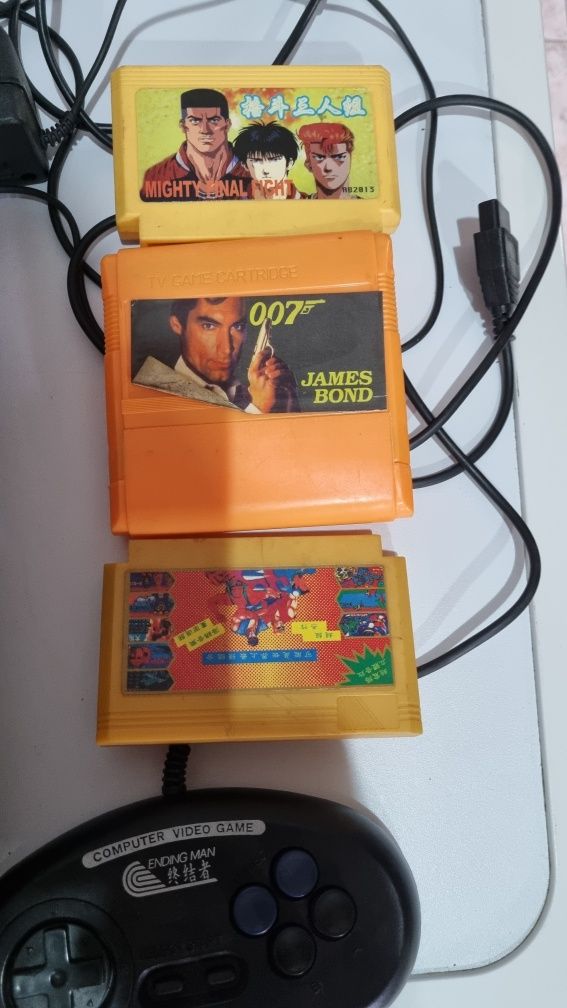 Vendo consola com 3 jogos e  acessórios
