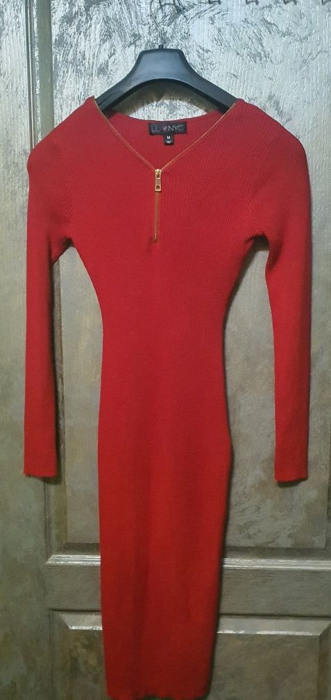 Czerwona sukienka ML