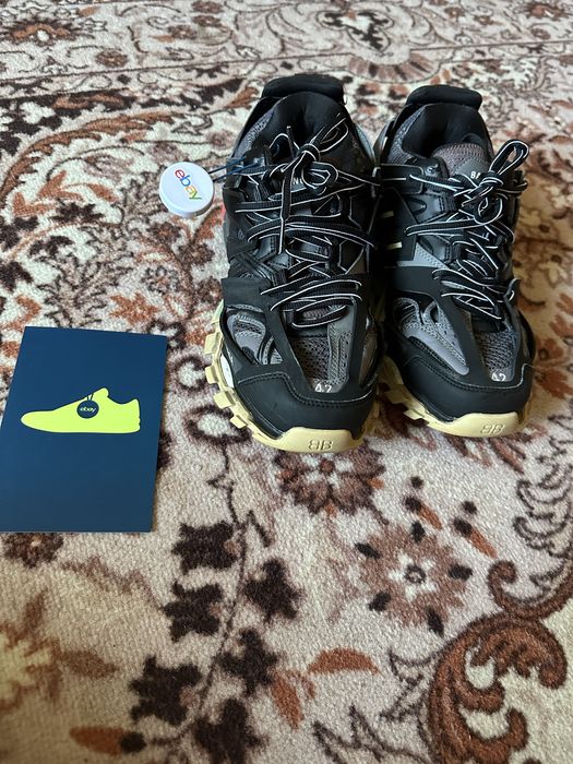 Balenciaga track
