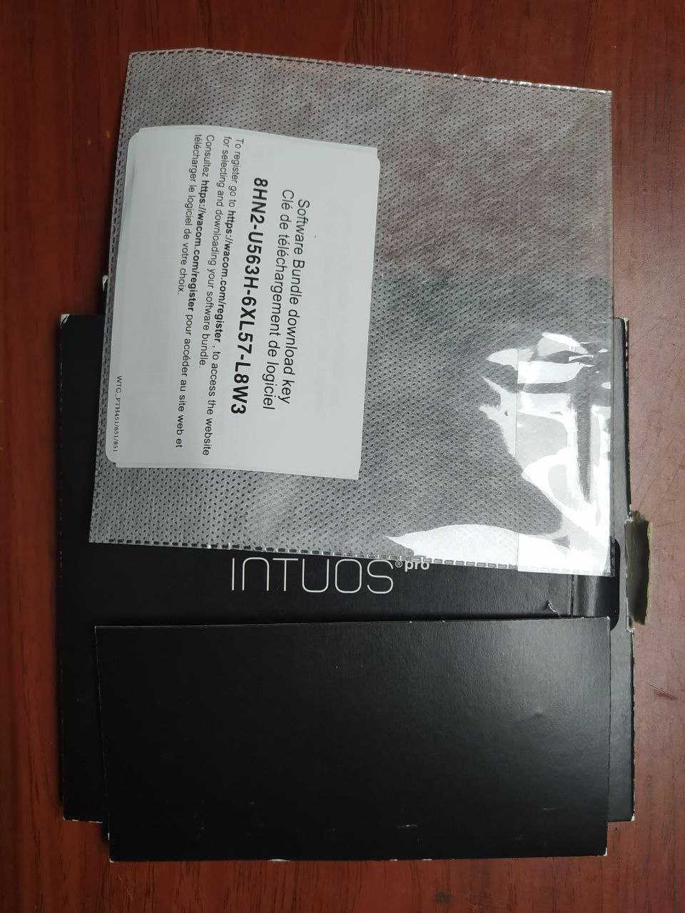 Графічний планшет WACOM Intuos Pro S гарний стан для художників