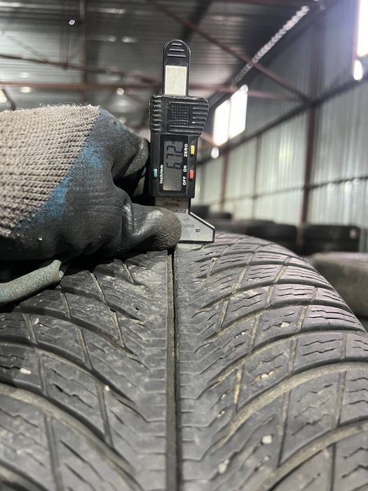 235/60/18 Michelin пара зимних шин