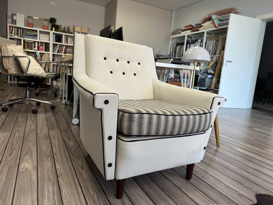 Cadeirão em Chinille Bege