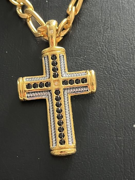 Colar Cruz Protectora da Galeria