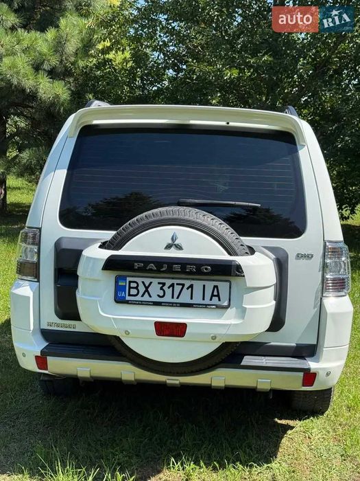 Mitsubishi Pajero Wagon 2012
