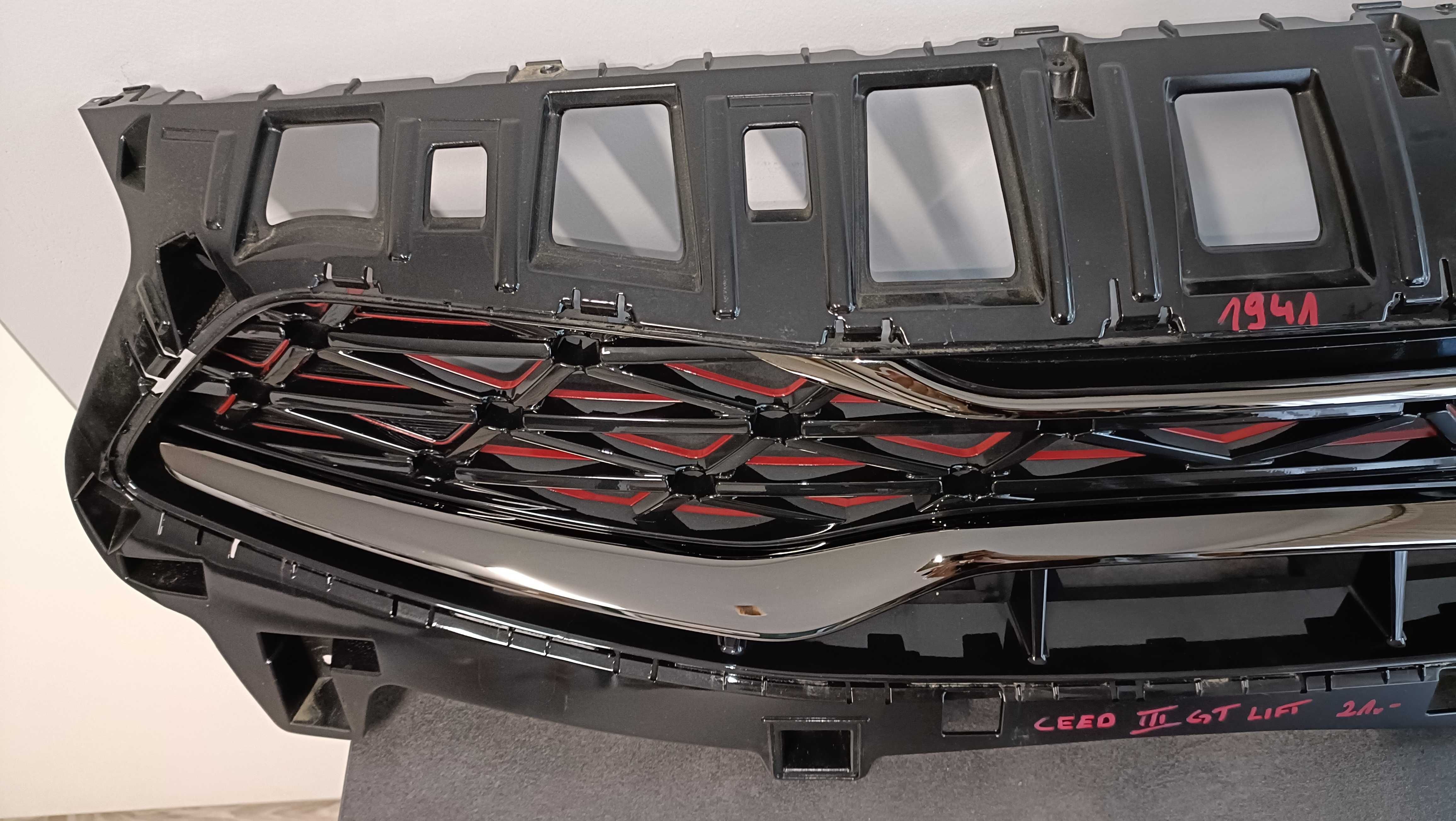 Kia Ceed 3 GT Lift Atrapa grill