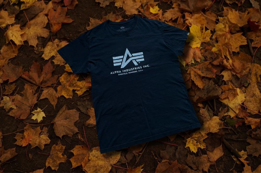 Чорна футболка Alpha Industries / S