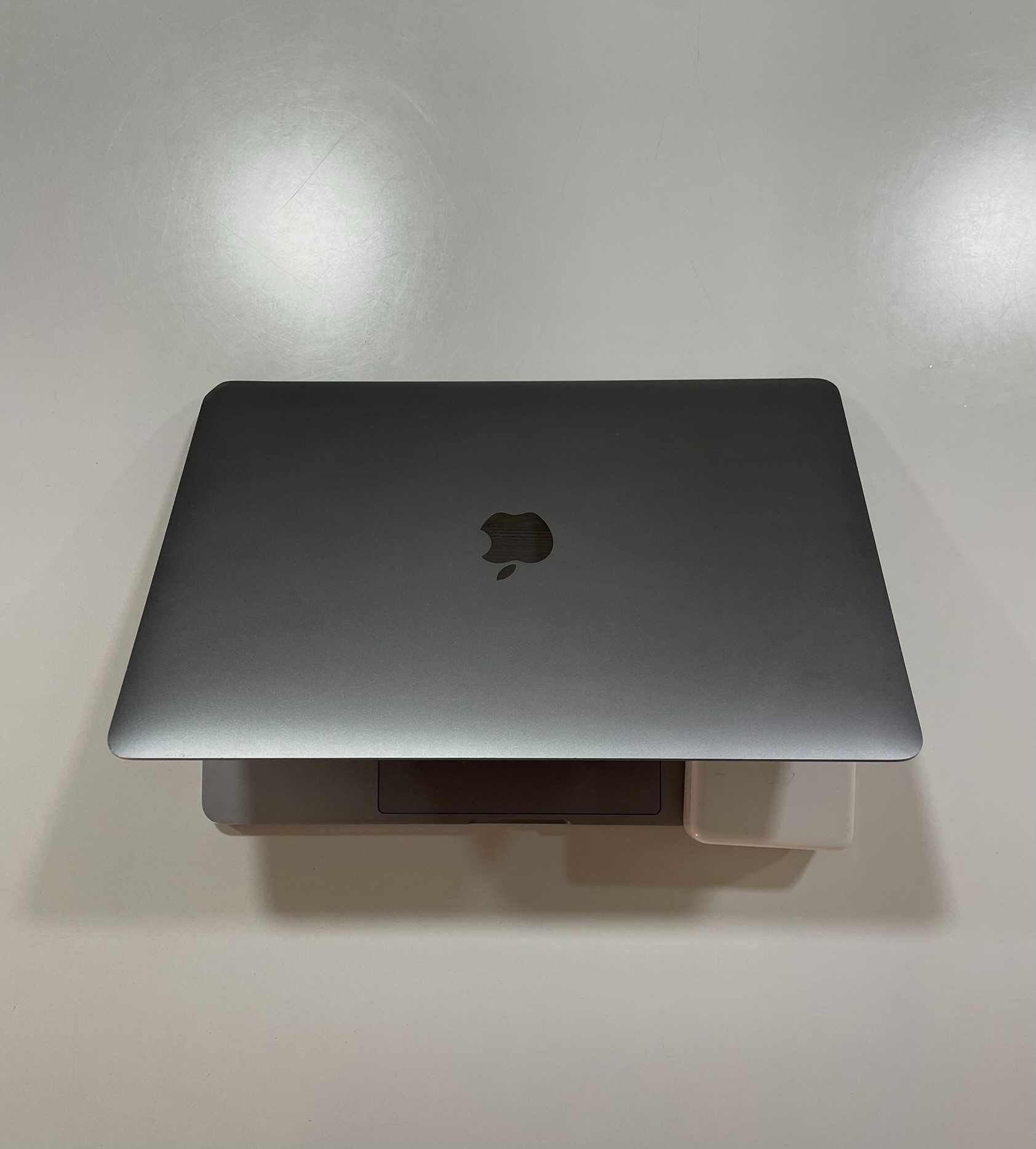 MacBook Pro 13-inch, 2017 (utilizado apenas por estudante