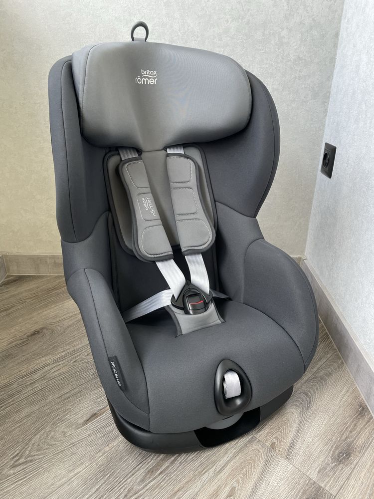 Автокрісло Britax Römer TRIFIX2 i-SIZE (Storm Grey)