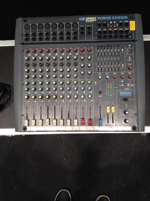 Powermikser Soundcraft Power Station 600 2x300 Watt Made In England