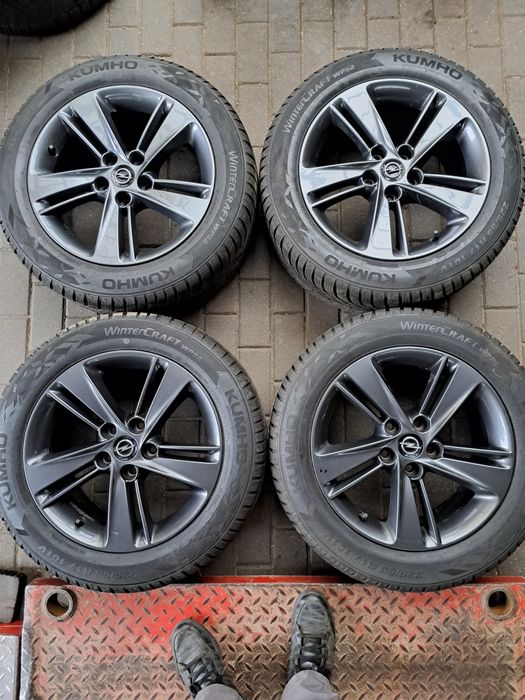 Koła zimowe Opel 5x115 225/55r17 Kumho 2024r