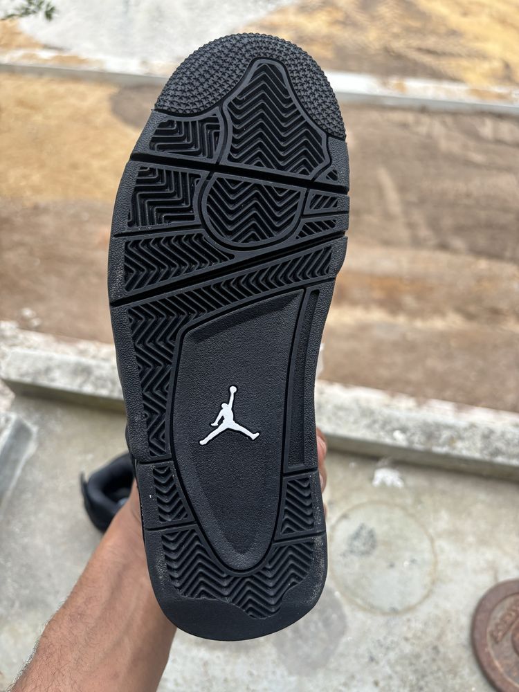 Jordan retro 4 black cat