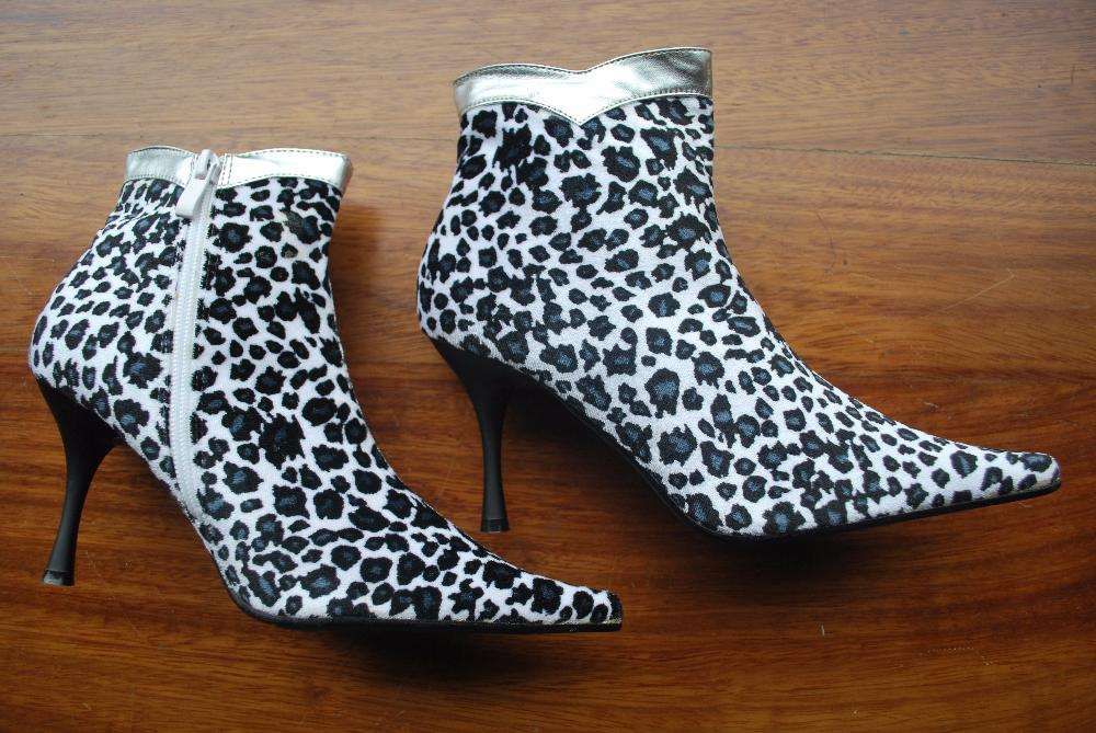 Botas Tigreza novas marca Chiara n.º 37 (Novas)